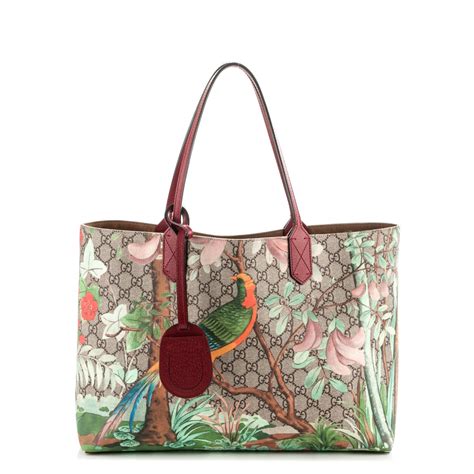 gucci supreme tian tote|GUCCI GG Supreme Monogram Tian Medium Shopping Tote.